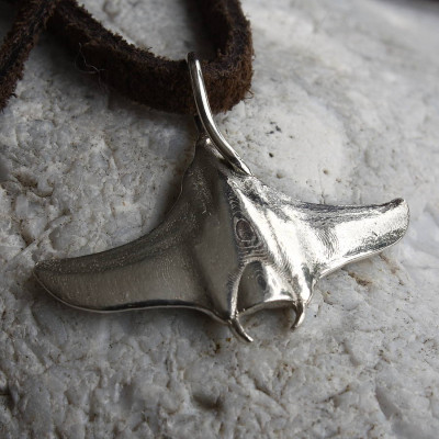 Manta Ray Necklace - The Name Jewellery™