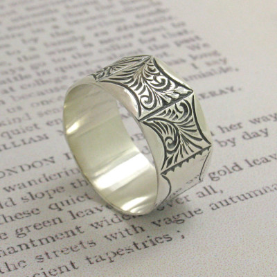 Mens Victorian Style Ring - The Name Jewellery™