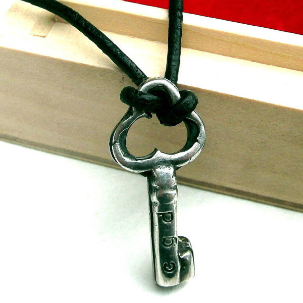 Personalised Silver Key Necklace - The Name Jewellery™