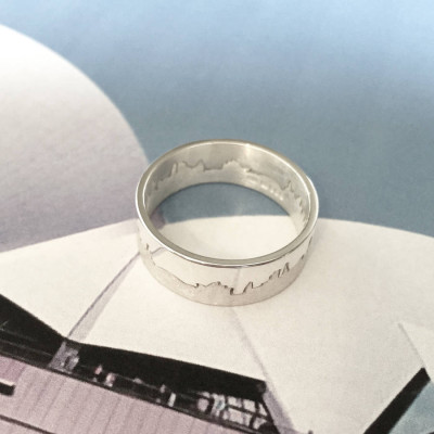 Personalised City Skyline Ring - The Name Jewellery™