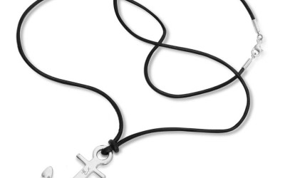 Anchored in Style: The Making of Your Personalised Silver Necklace