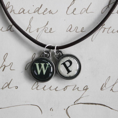 Personalised Vintage Letter Necklace - The Name Jewellery™