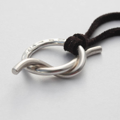 Personalised Unisex Silver Knot Necklace - The Name Jewellery™