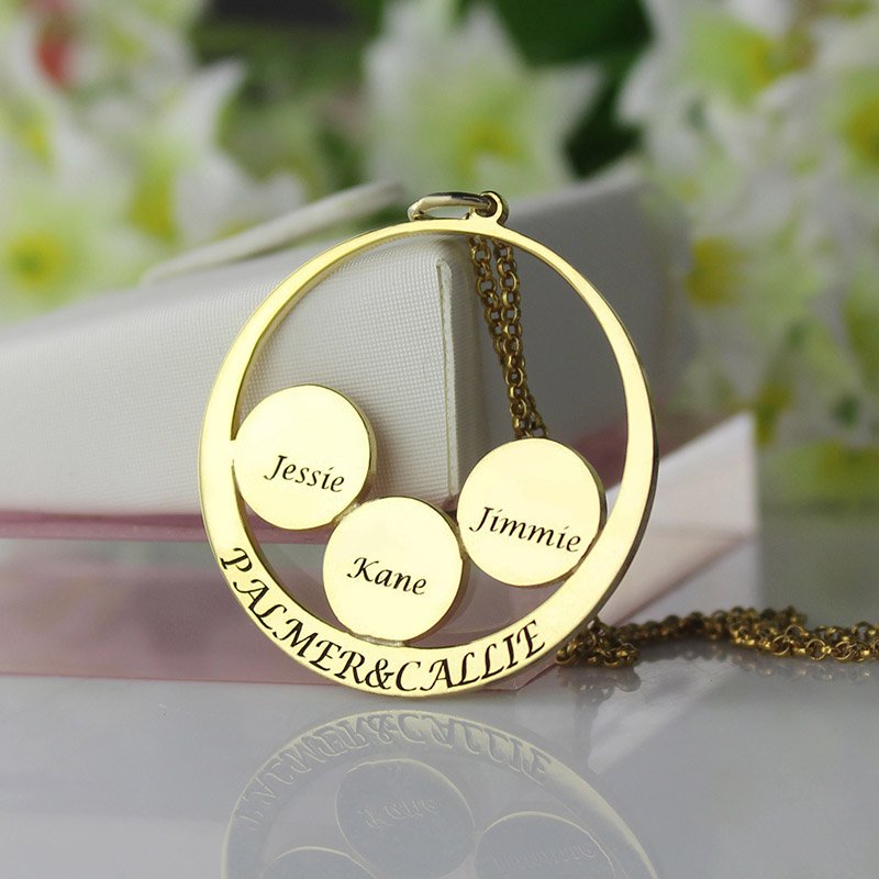 Mothers Family Name Pendant In Gold - The Name Jewellery™